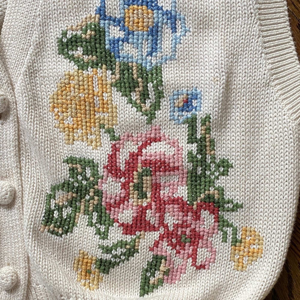 Vintage J H Collectibles Cream Floral Button-Up Sweater Vest - Picture 10 of 10
